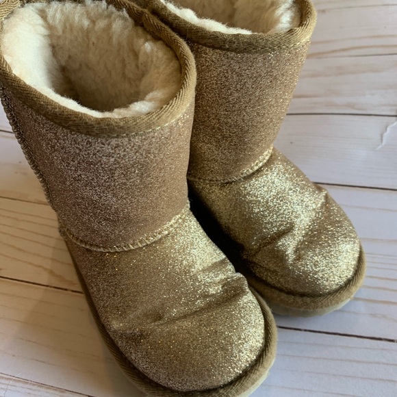 uggs gold